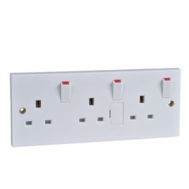 GET Exclusive 13A 3 Gang Switched Fused Socket