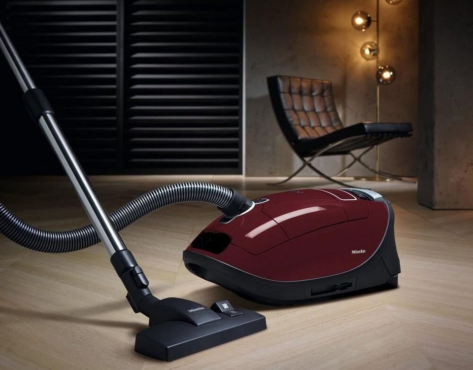 MIELE C3CAT-DOG Cylinder Vacuum Cleaner 