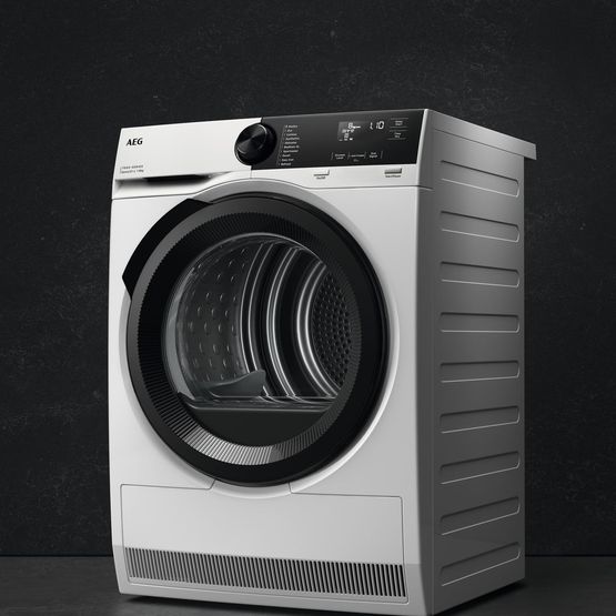 AEG TR728CT4B Exclusiv Line 8kg Heat Pump Tumble Dryer - White